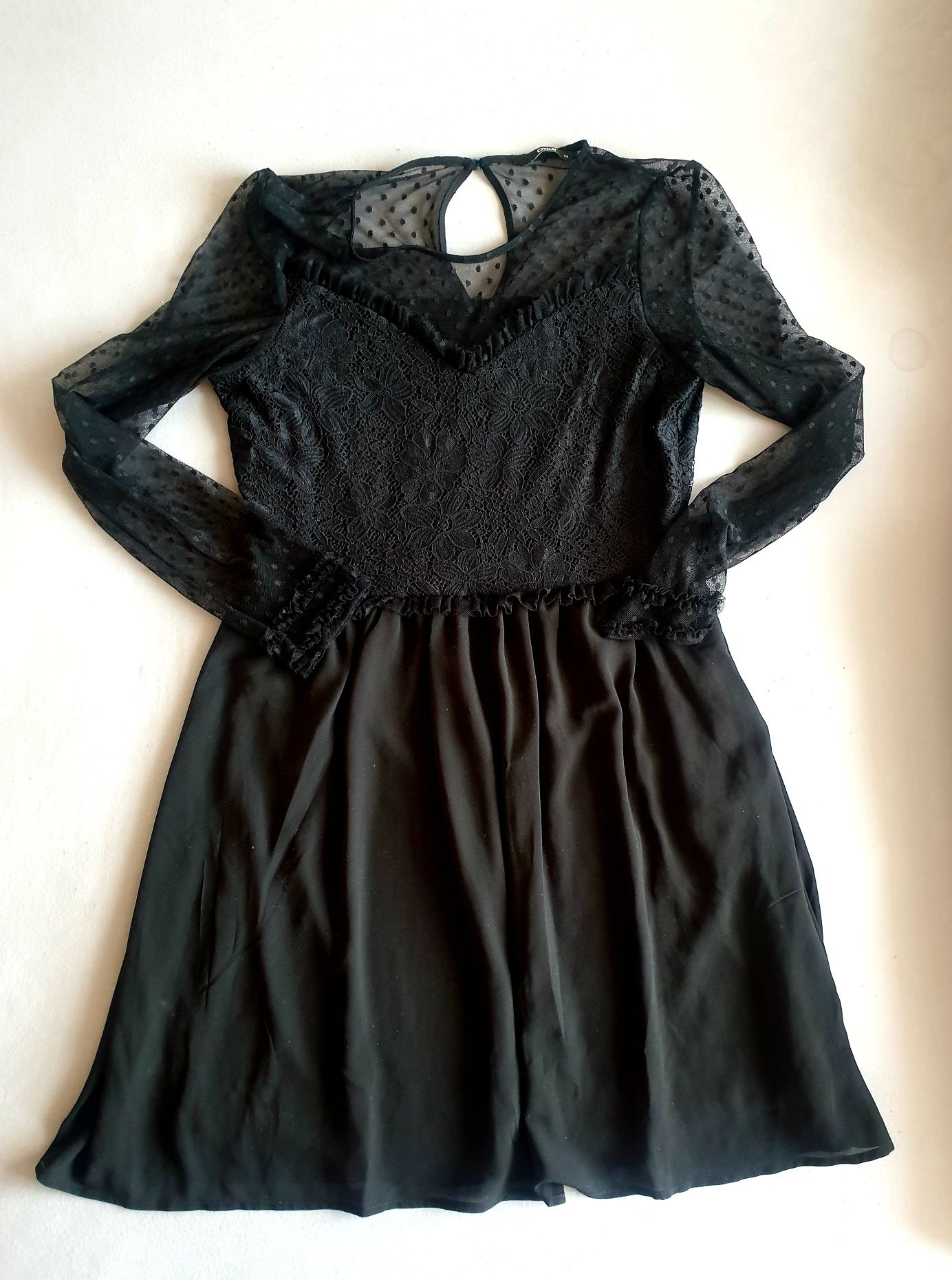 Czarna sukienka z koronką Only r.42