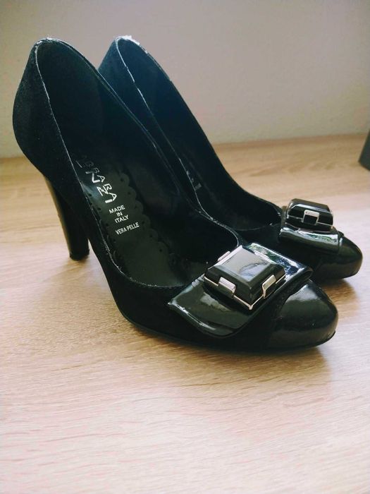 Czółenka damskie na obcasie