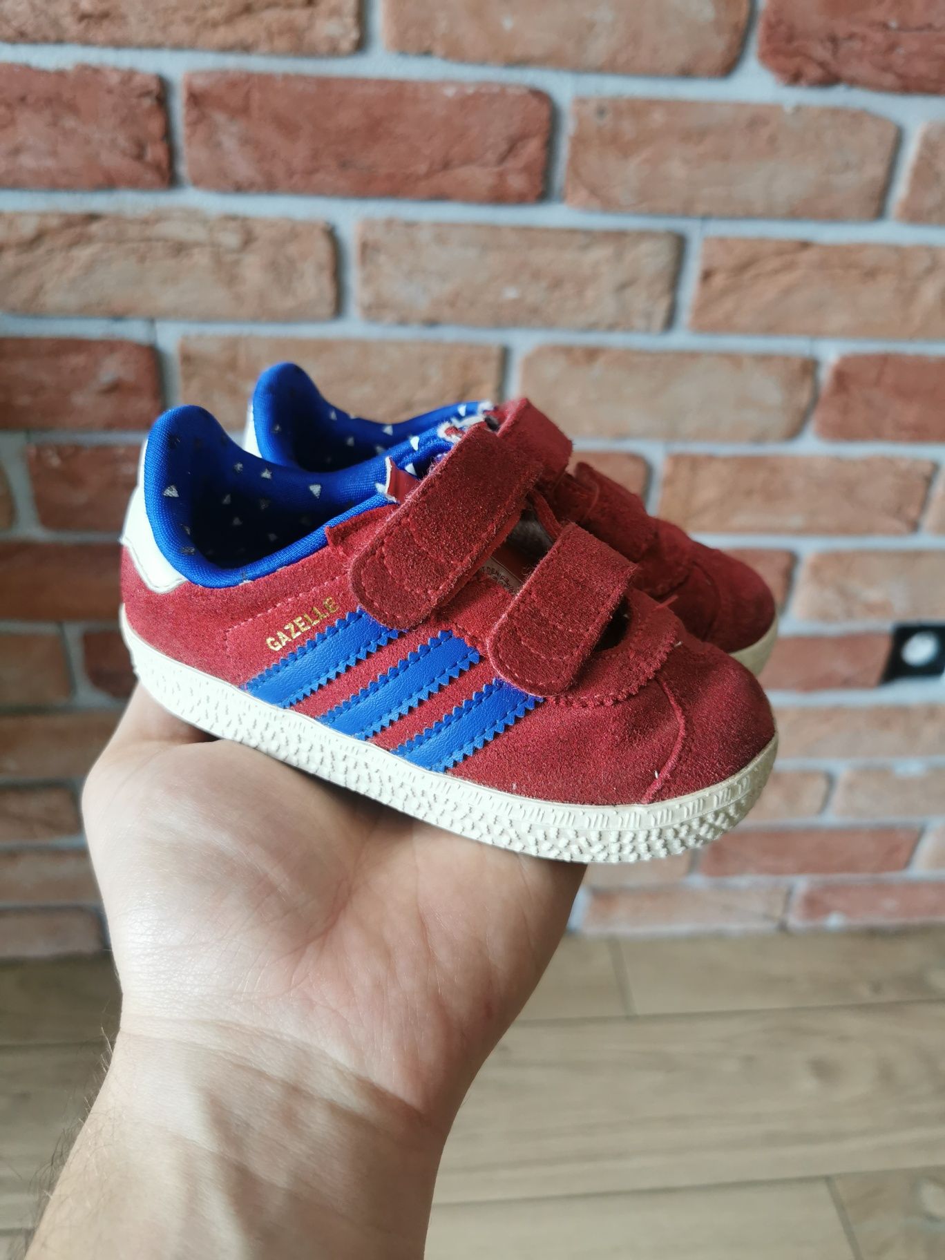 Buty  dziecięce adidas gazelle R 22