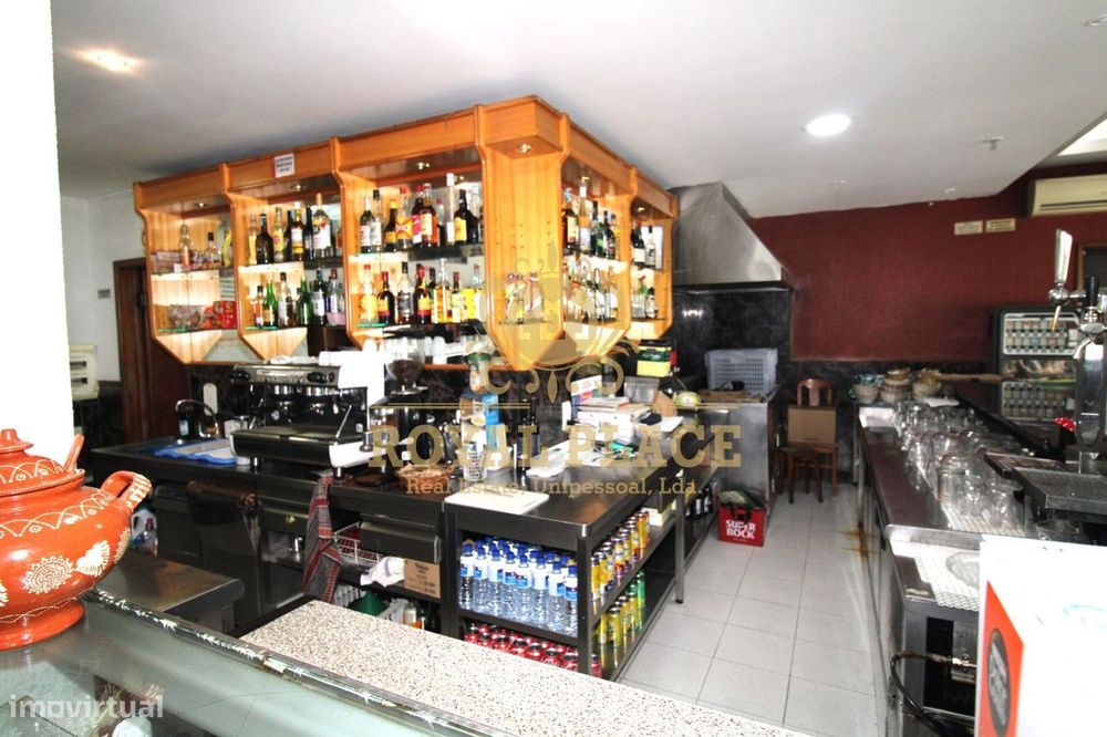 Restaurante com Esplanada, Lobão - TRESPASSE