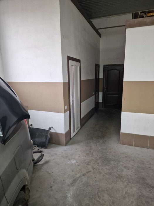 Продаж СТО та двоповерхового приміщення під магазин,офіс,виробництво.