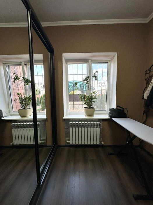 Продам 3-х эт. дом р-н Клочко ( Левый берег) газ.отопление