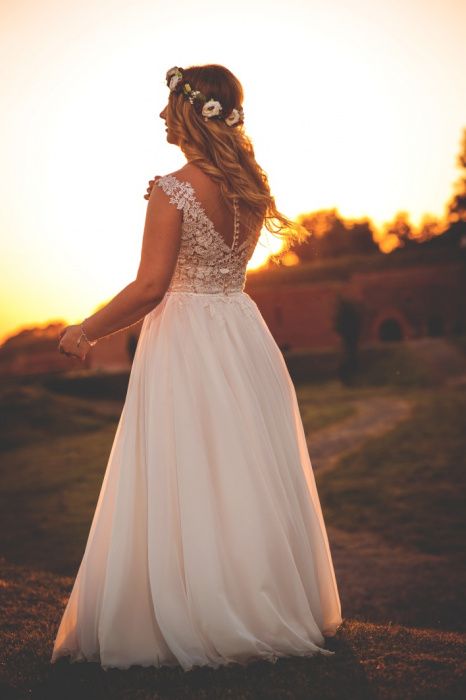 Suknia ślubna Akemi Gala  koronka i muślin - okazja