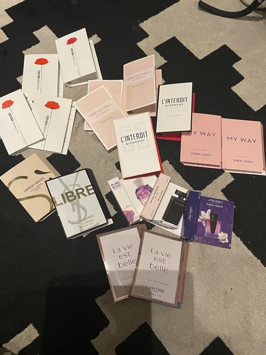 Amostras variadas de perfumes senhora