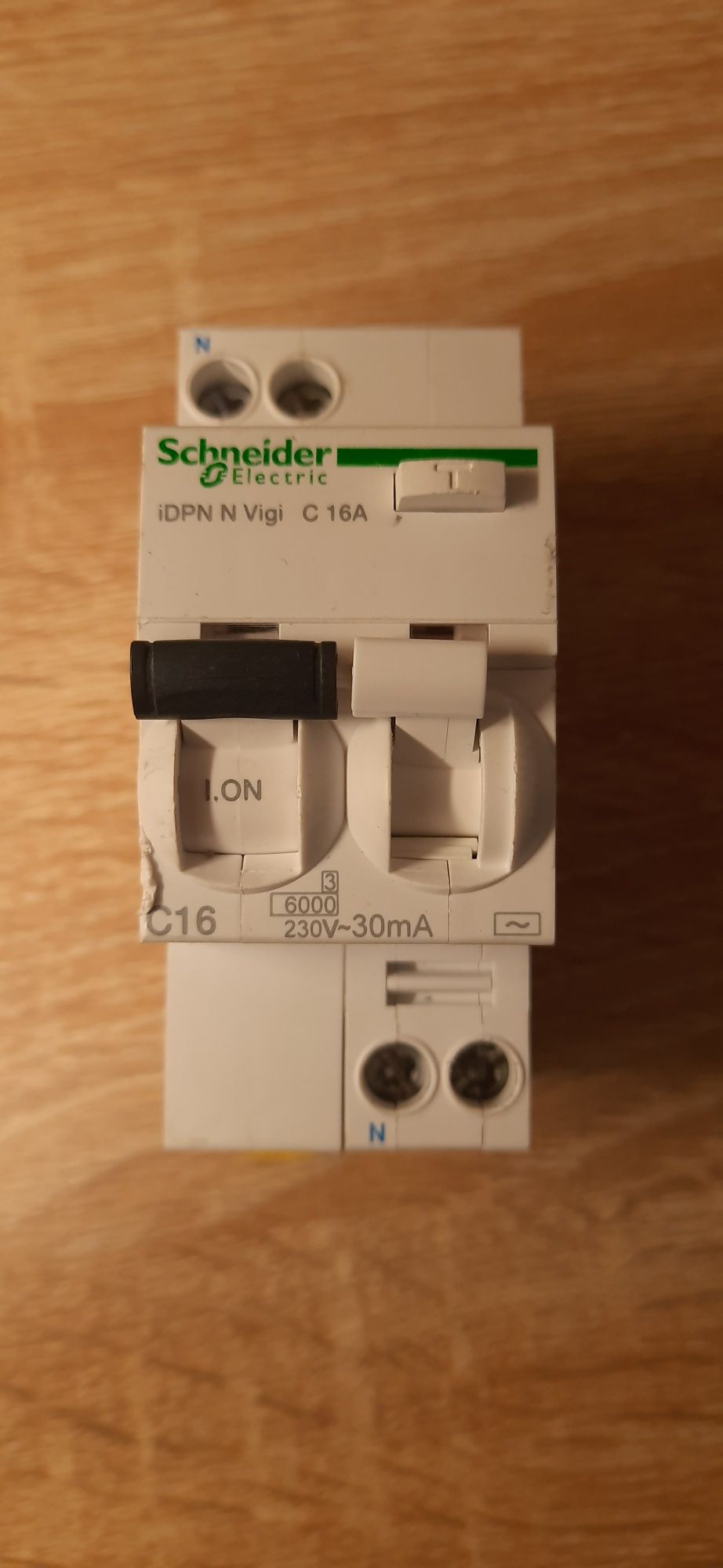 Дифавтомат Schneider Electric DPN N Vigi 1Р+N 16А 30мА (A9D31616)