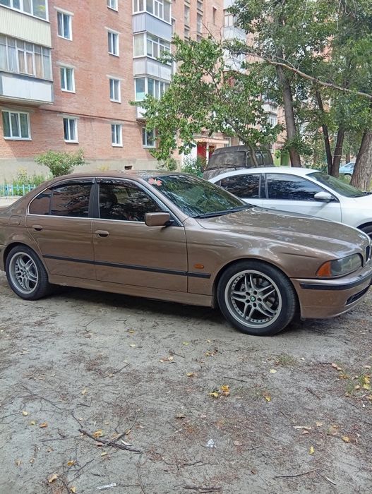 Продам бмв 520 е39.