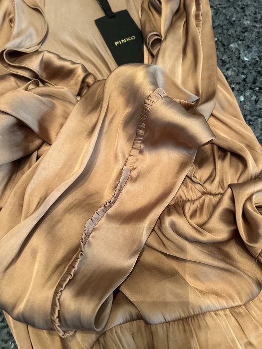 Śliczna  sukienka  Pinko r. 40