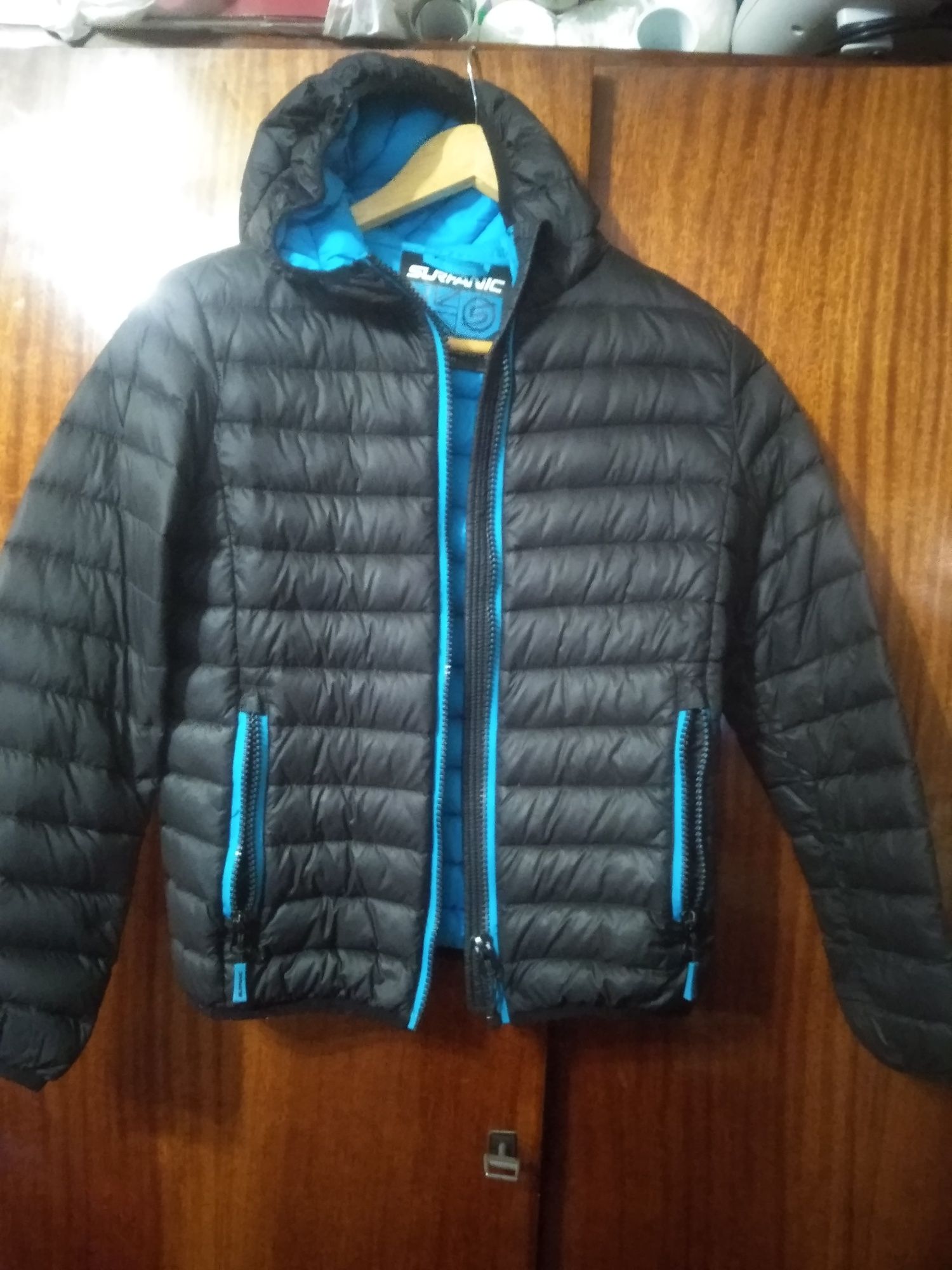 Продам детские курточки, весна-осень, зима.