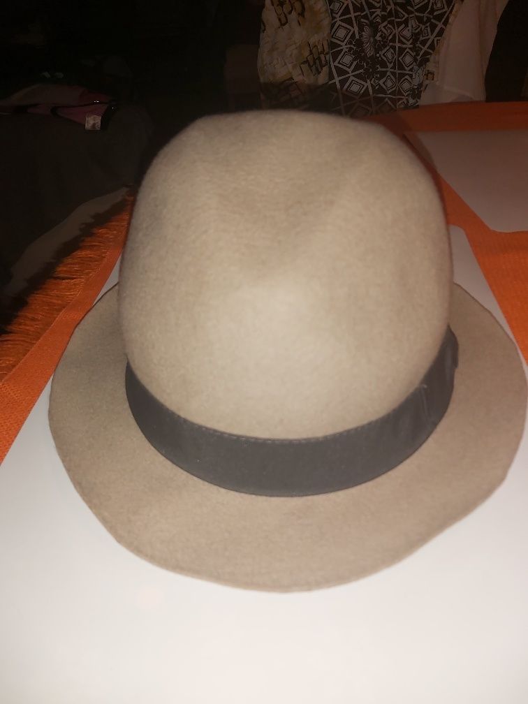 Śliczny kapelusz 60 cm