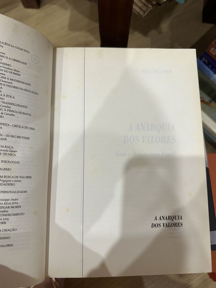 livro A Anarquia dos Valores - Será o Relativismo Fatal? de Paul Valadier