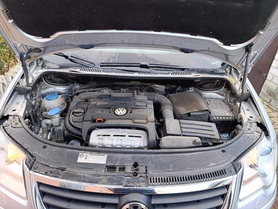 Volkswagen Touran (Туран) 1.4 TSI, 2009р.