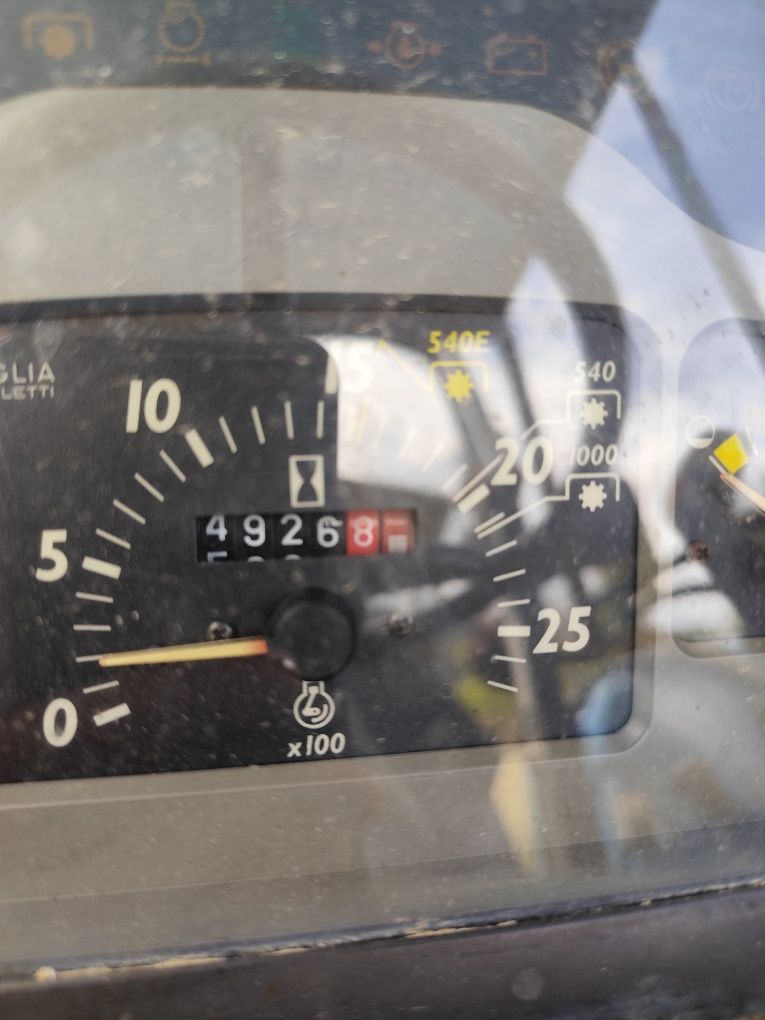 New holland tn 65 em ótimo estado.
4700 horas
Podem ser adiciona