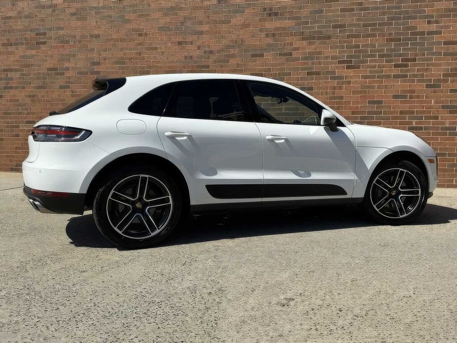 Porsche Macan S      2020