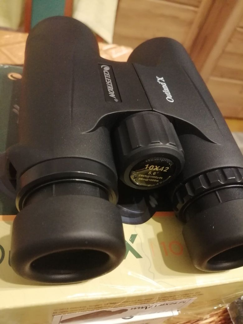 Бінокль Celestron Outland X 10 *42 (USA) Новий із незначним дефектом.