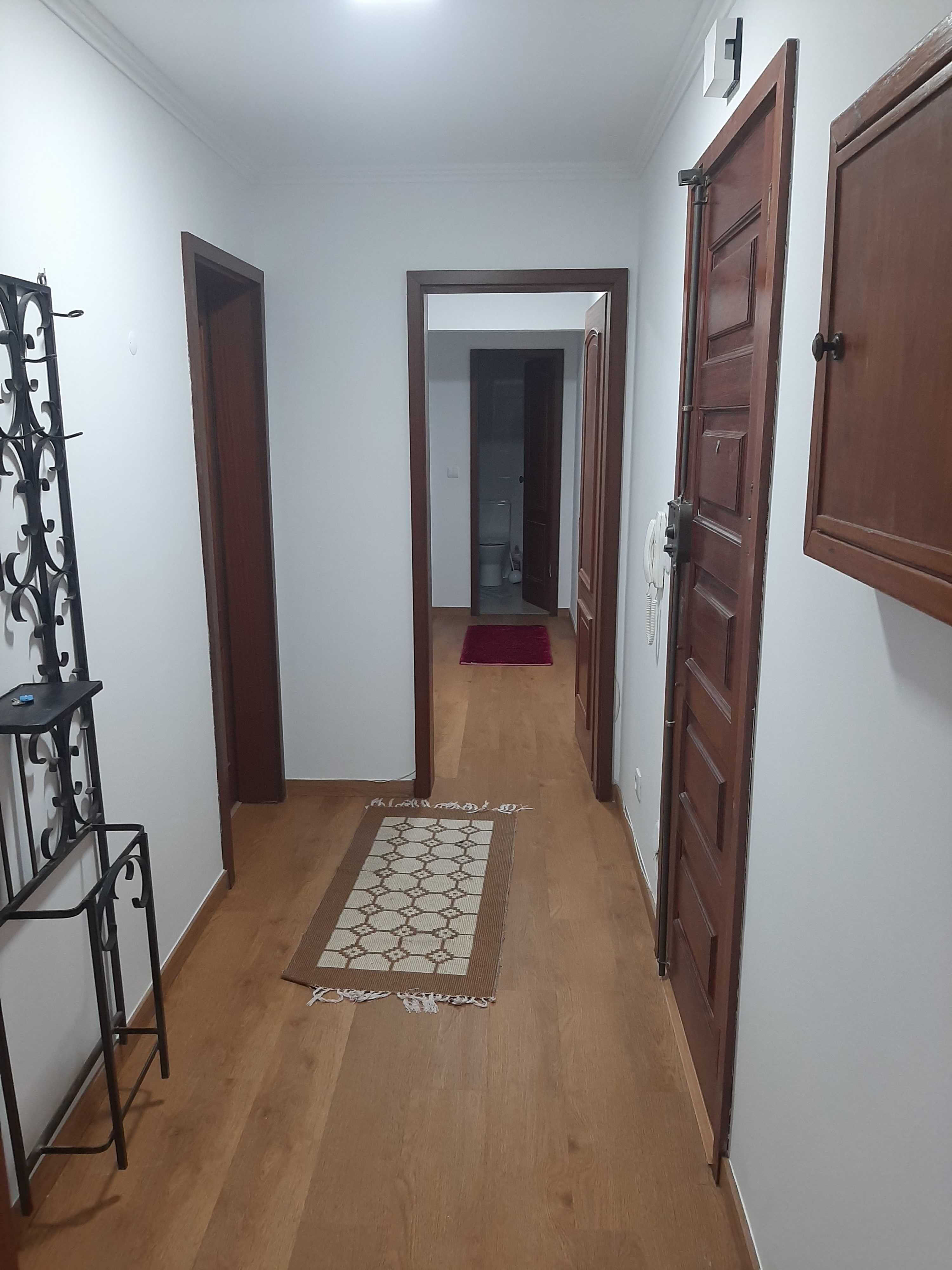 Quarto casal ou individual junto estação metro – Lisboa