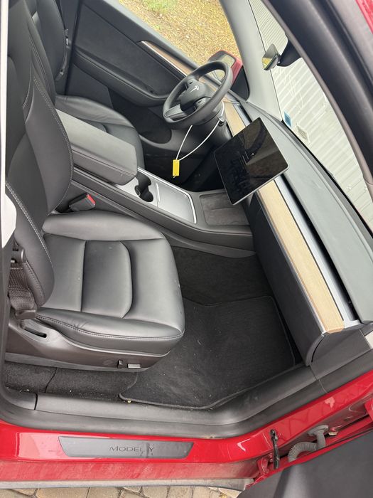 Tesla Model Y Long Range 2022 – розмитнена