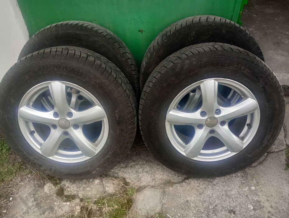 Opony 215/70 16 z felgami Hyundai ix35