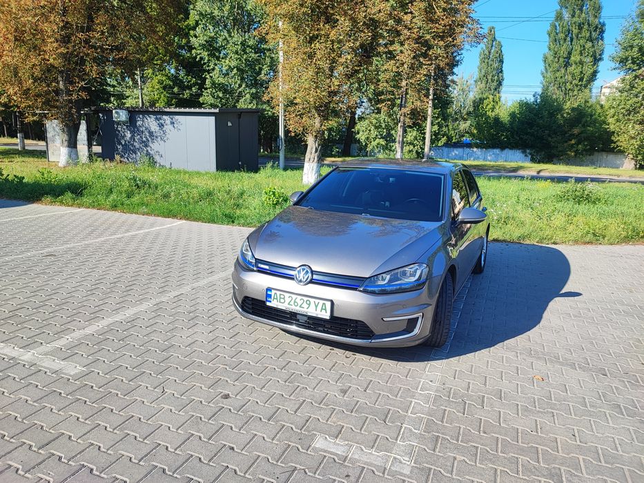 Продам Volkswagen e-Golf