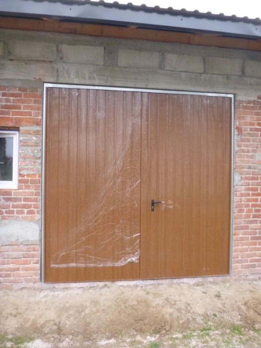 Brama garażowa uchylna PRODUCENT bram uchylnych na wymiar BRAMY DRZWI