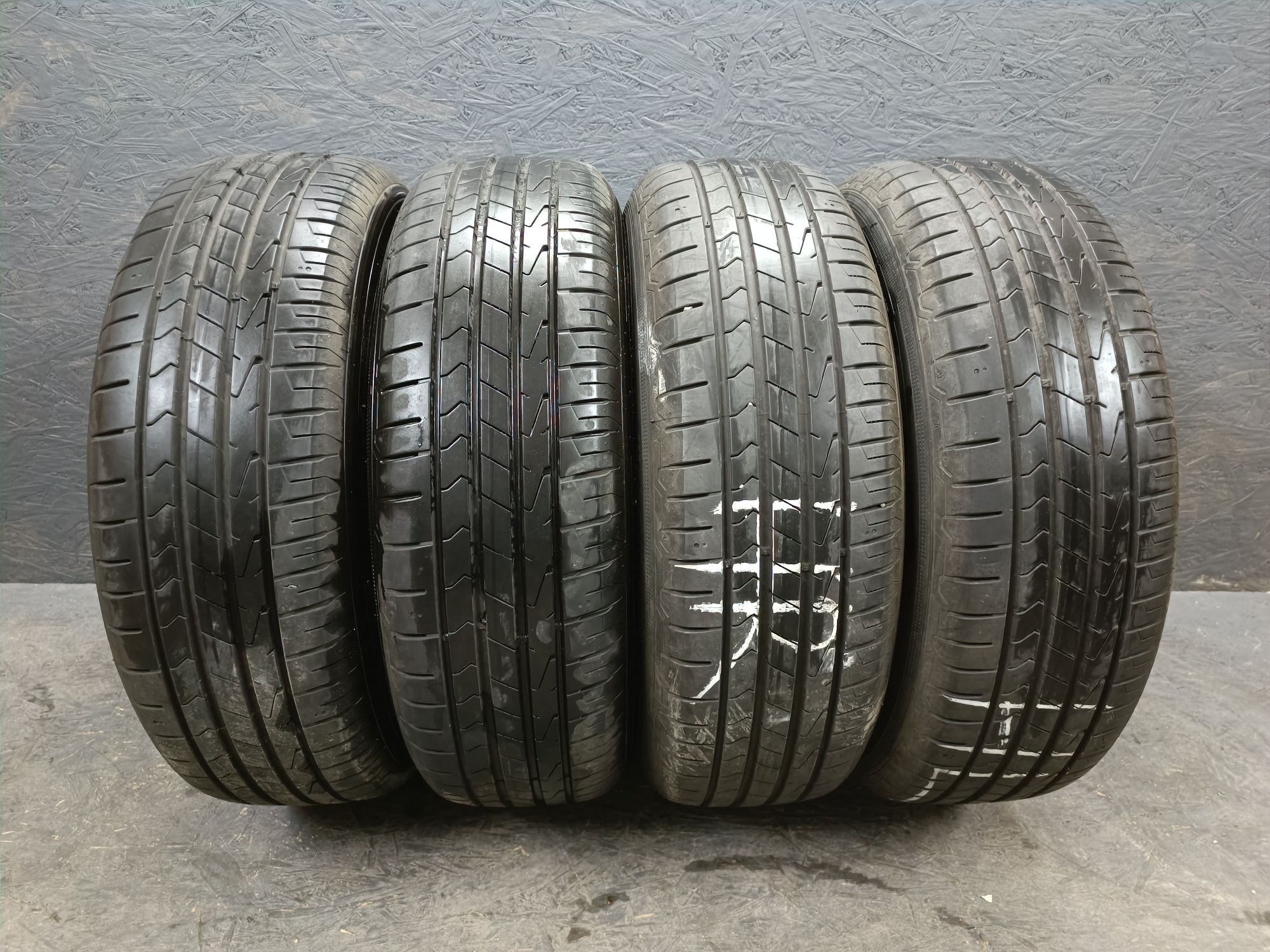 215 65 17 Літо 22 рік 6.5+ мм Hankook Ventus Prime 3x