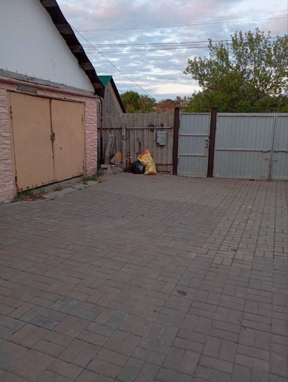 Продам капітальний будинок 105м2 у Дергачах.