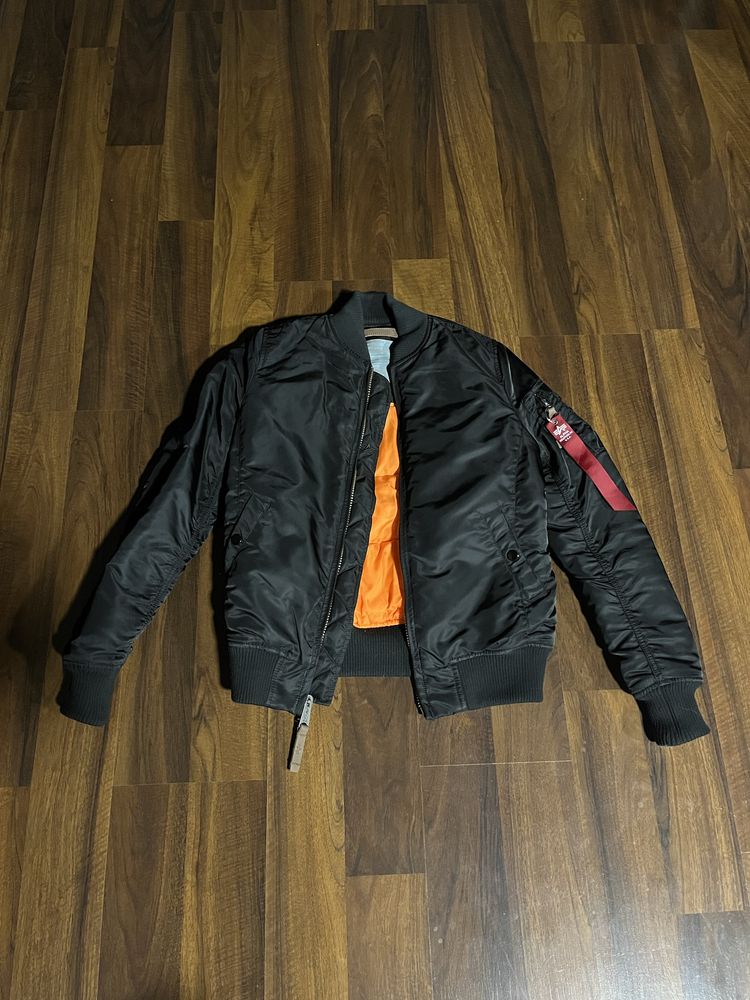 Kurtka bomberka r. XS Alpha Industries