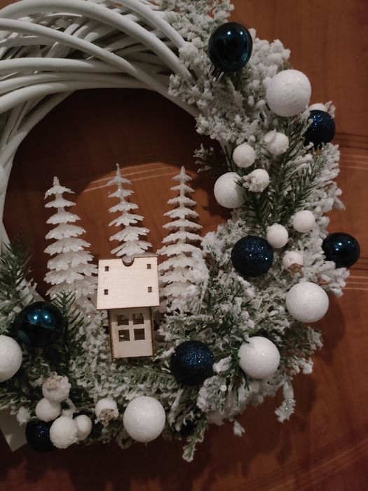 Wianek świąteczny bożonarodzeniowy wiklinowy 30 cm