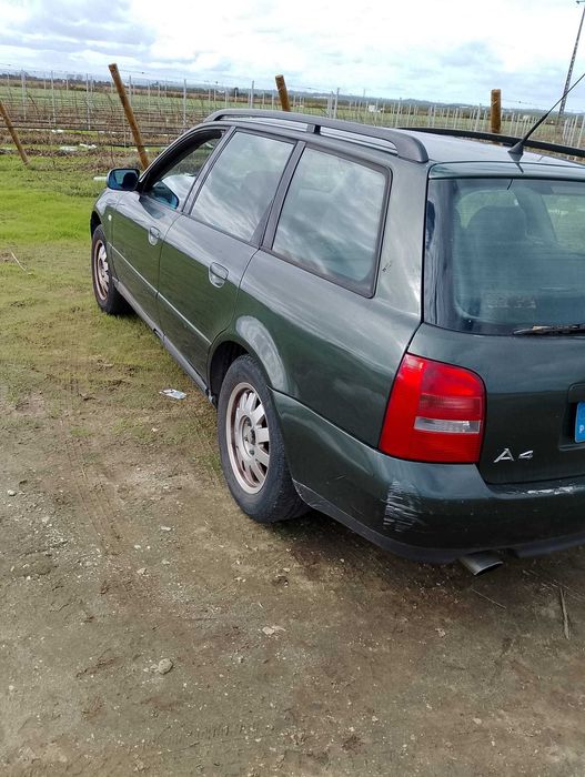 Audi A4 a gasooina e GPL