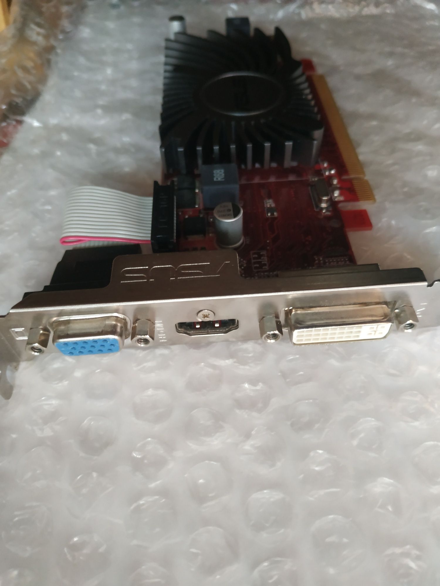 ASUS Radeon EAN6450 (1GD3 LP).