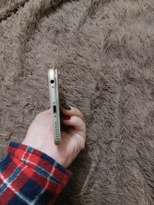 iPhone 6 s не вмикається на запчастини