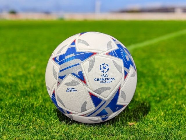 Мяч футбольний ліги чемпіонів термошов 5