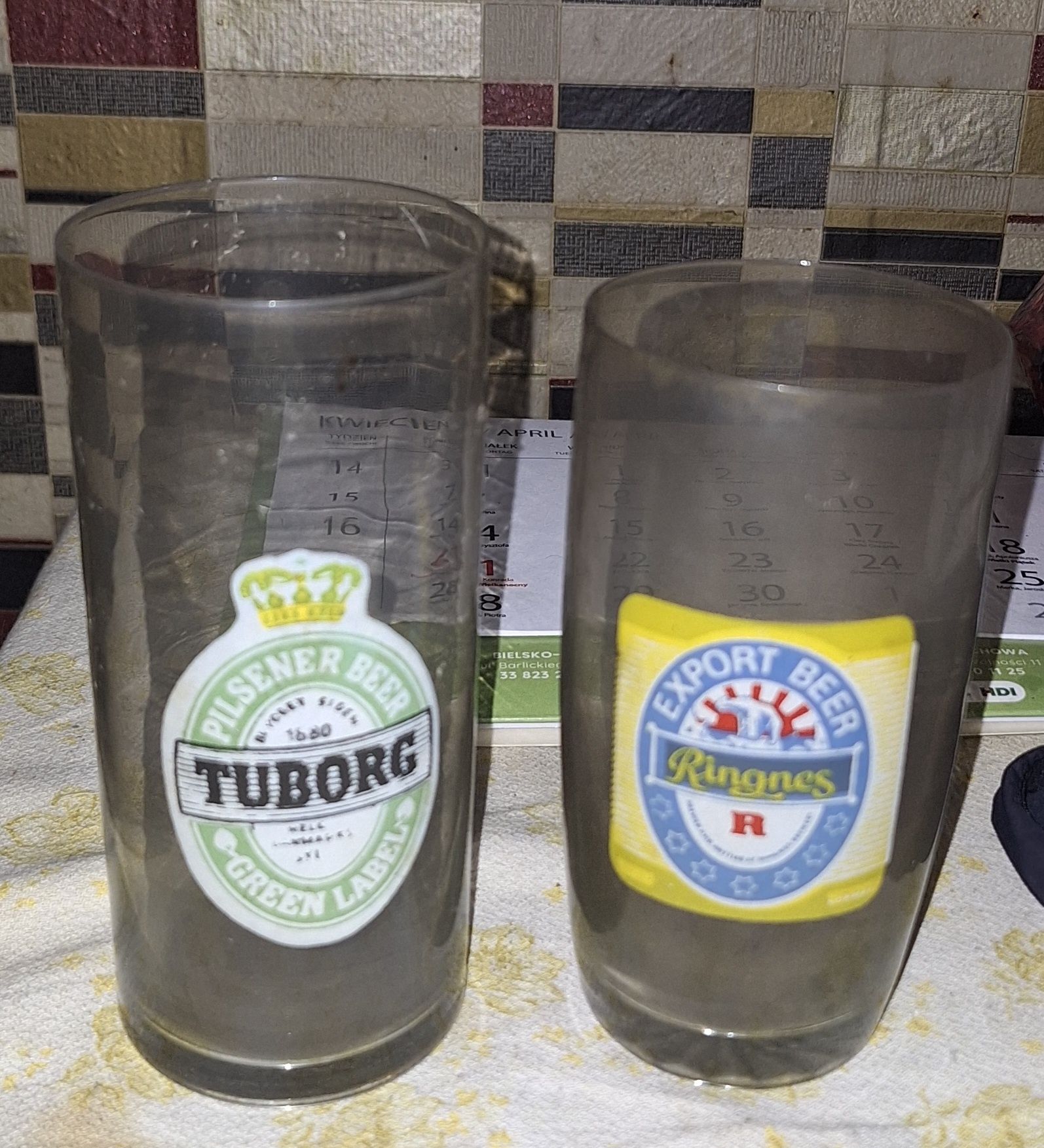 Stare szklanki do piwa