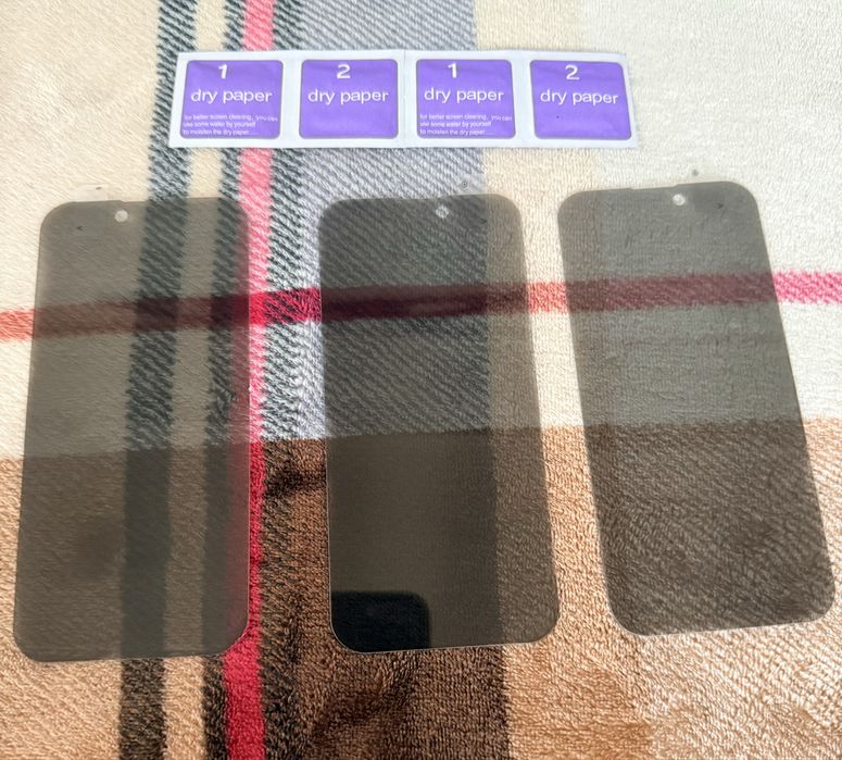 Захисне антишпігунське скло на iPhone 16 pro