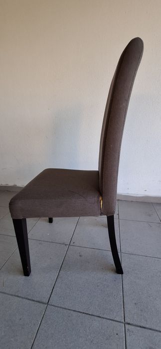 Conjunto de 6 cadeiras, uma delas com danos reparáveis