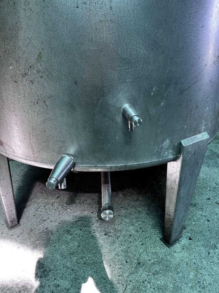 Cuba de Inox com 975L de capacidade