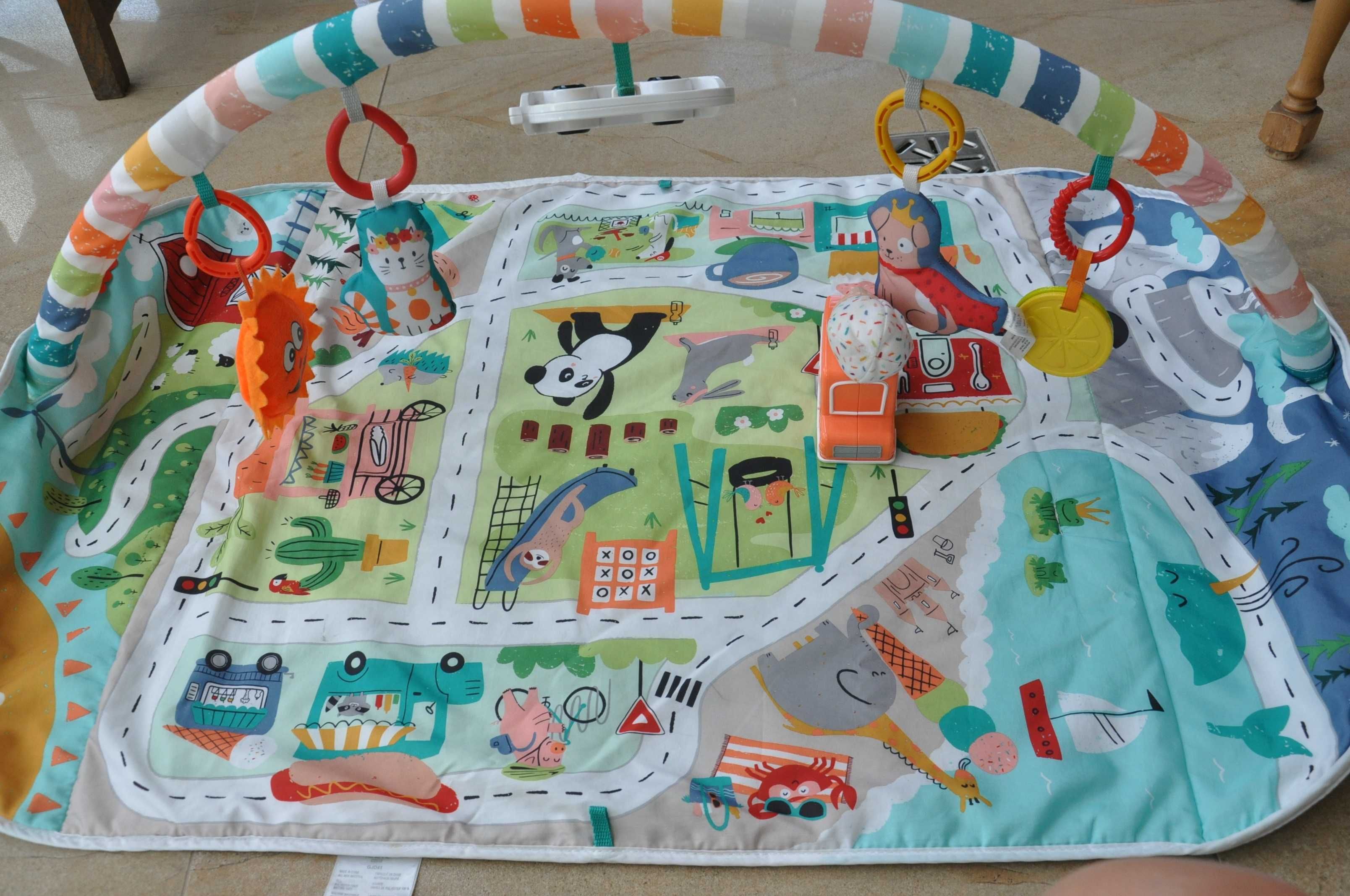 Mata edukacyjna Fisher Price wesołe miasteczko