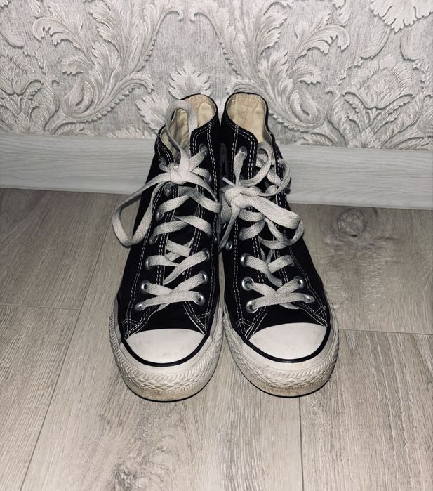 Converse чорного кольору
