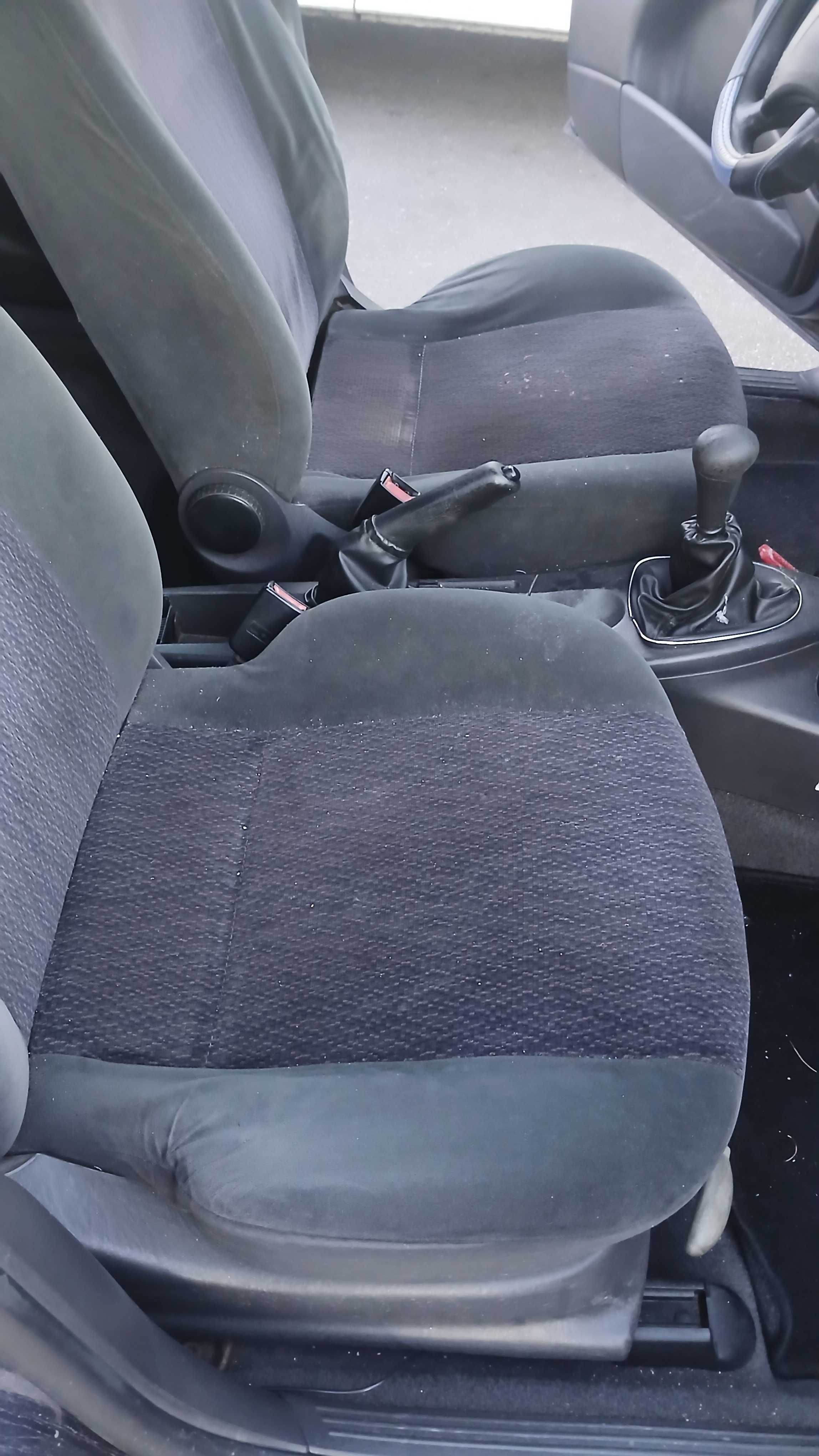 Vendo Ford Focus (um bom carro)