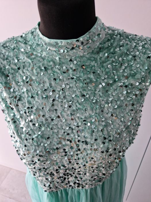 Długa wieczorowa sukienka zapinana na szyji 42 XL