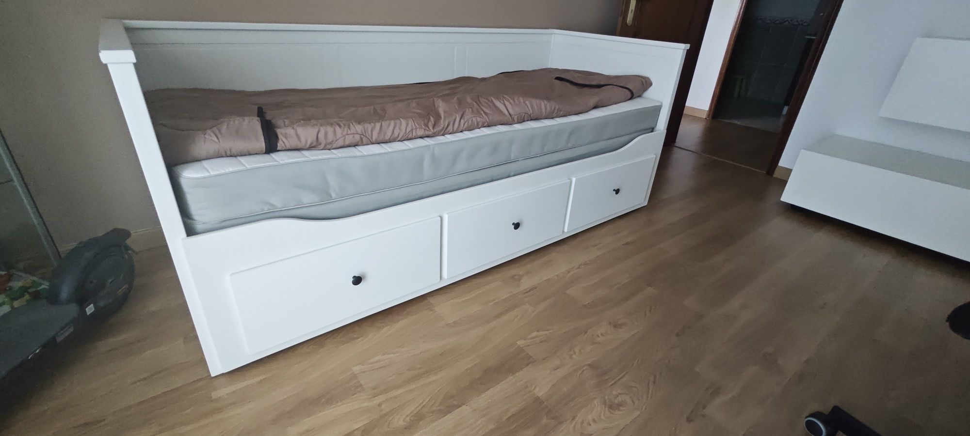 Cama individual/casal ikea com gavetas