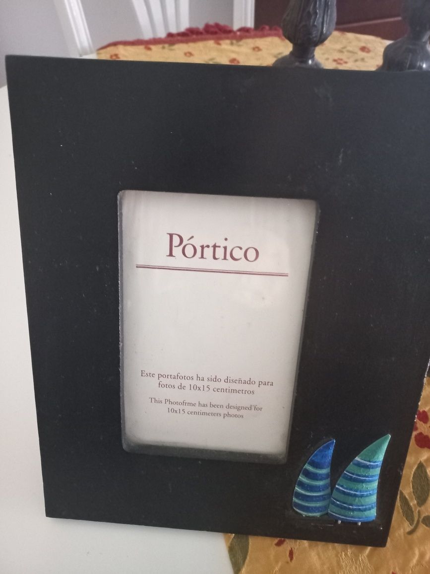 2 porta fotos lindissimos, em madeira. Lindissimos