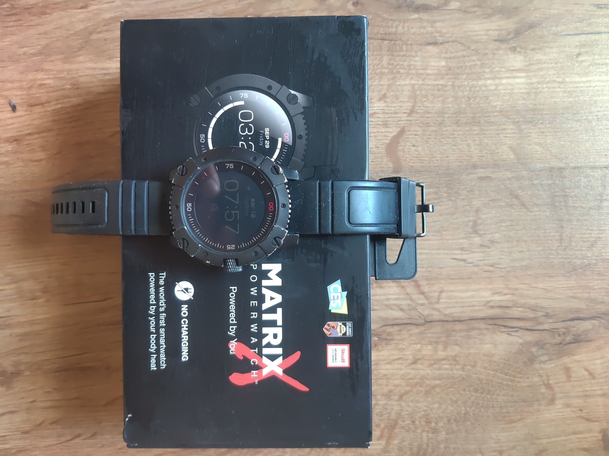 "Вічний" смарт годинник Matrix Powerwatch X