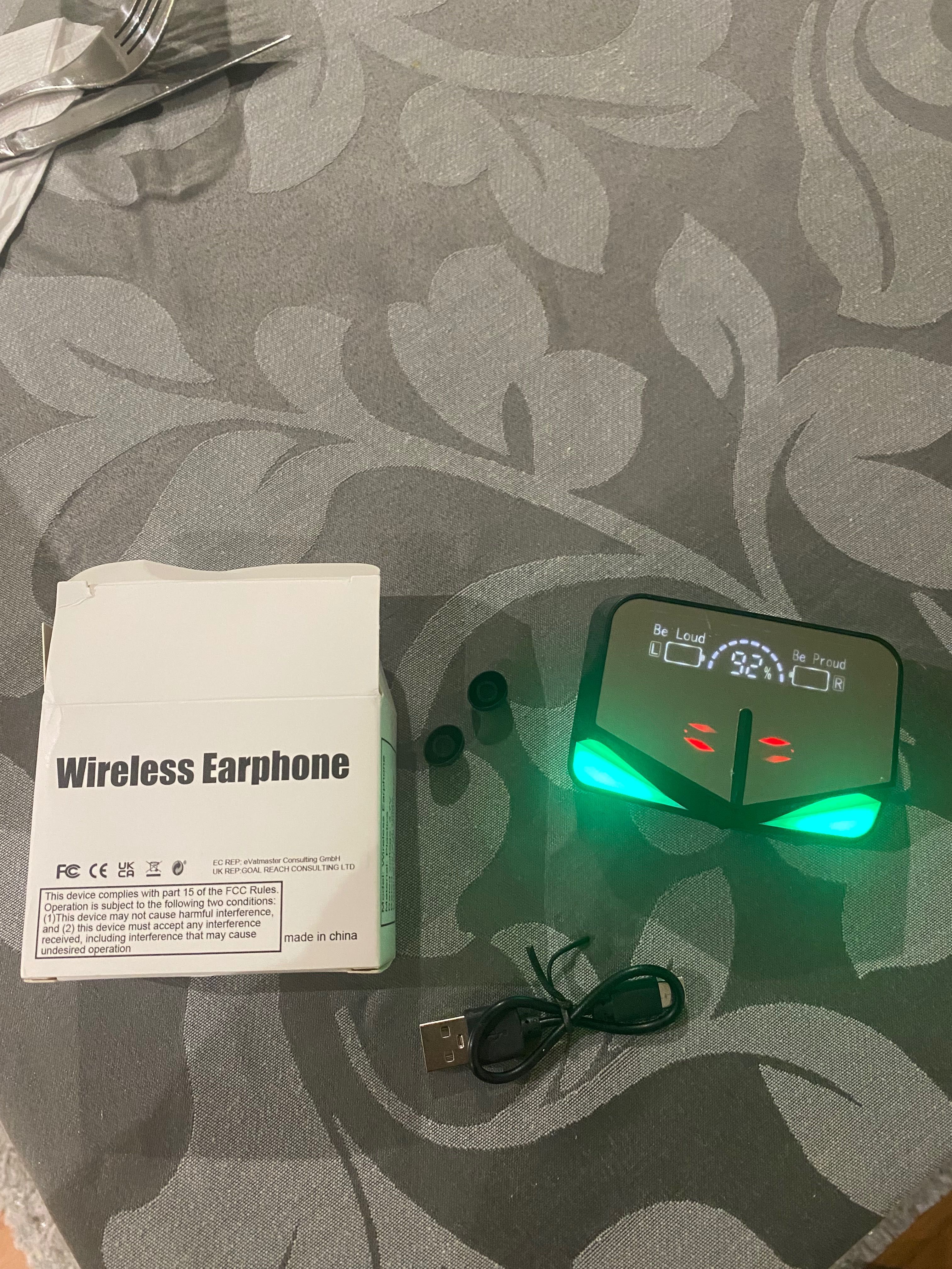 Fones wireless universal