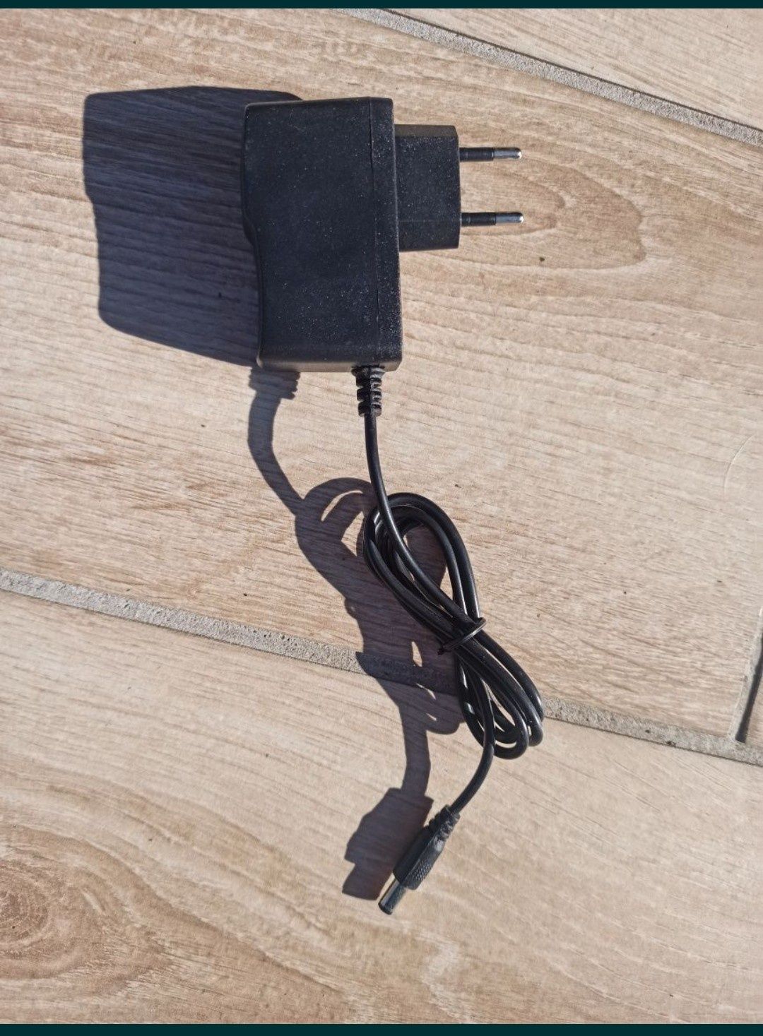 2 Zasilacze 5V 2A AC/DC RY-0520 input 100-240VAC 50/60Hz ADAPTER

Mam