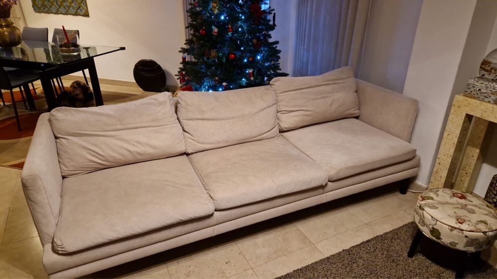 (Oportunidade) Vendo sofa AREA estrutura madeira de carvalho