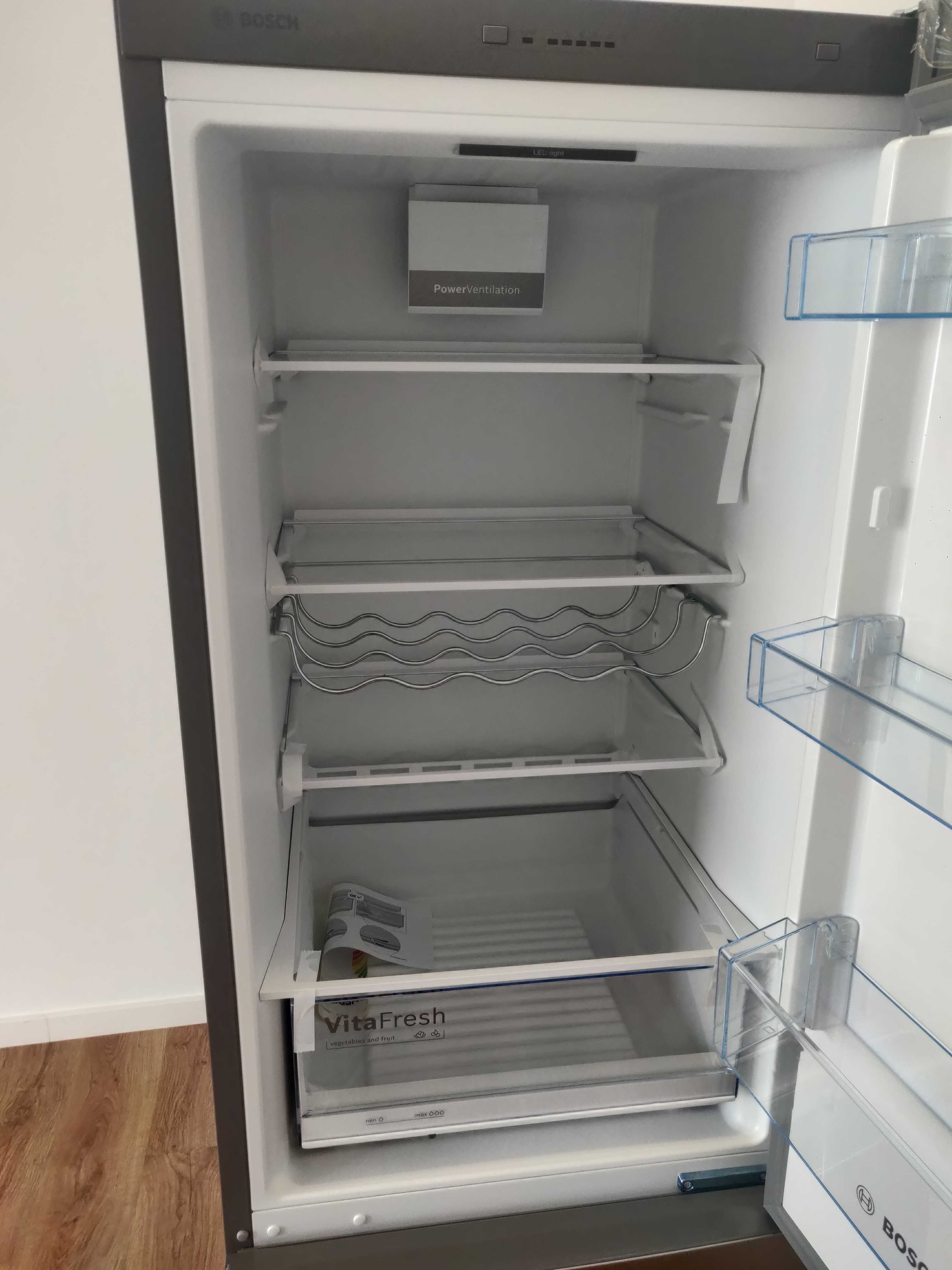 Frigorífico Combinado Bosch 308L - NOVO