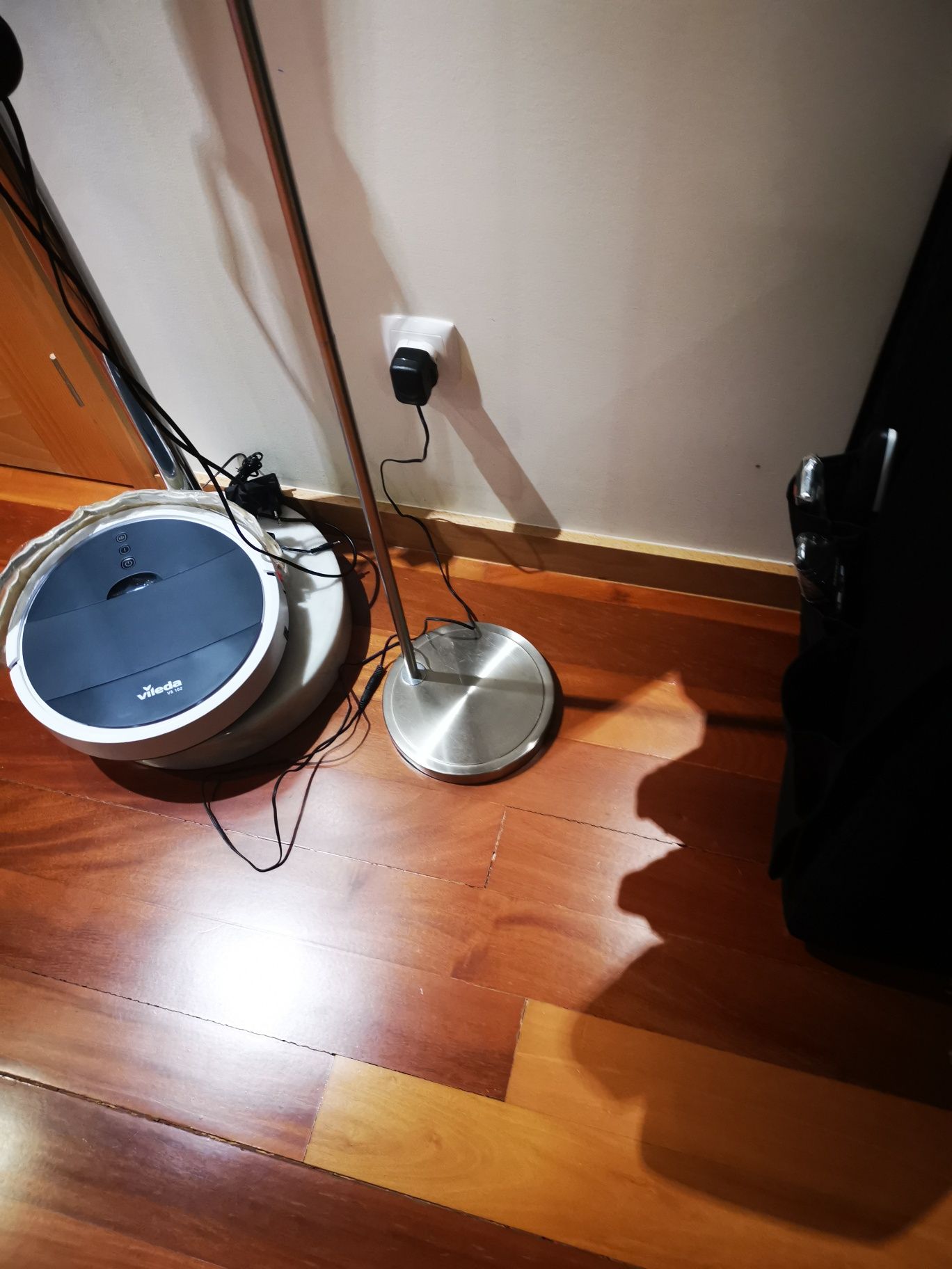 Candeeiro de pé de escritório ou sala leitura led em inox