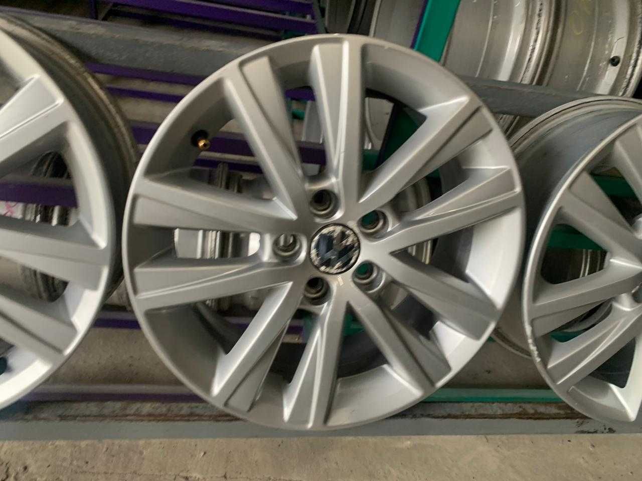 Оригінальні диски Фольцваген 5/100 R15 6J ET40.