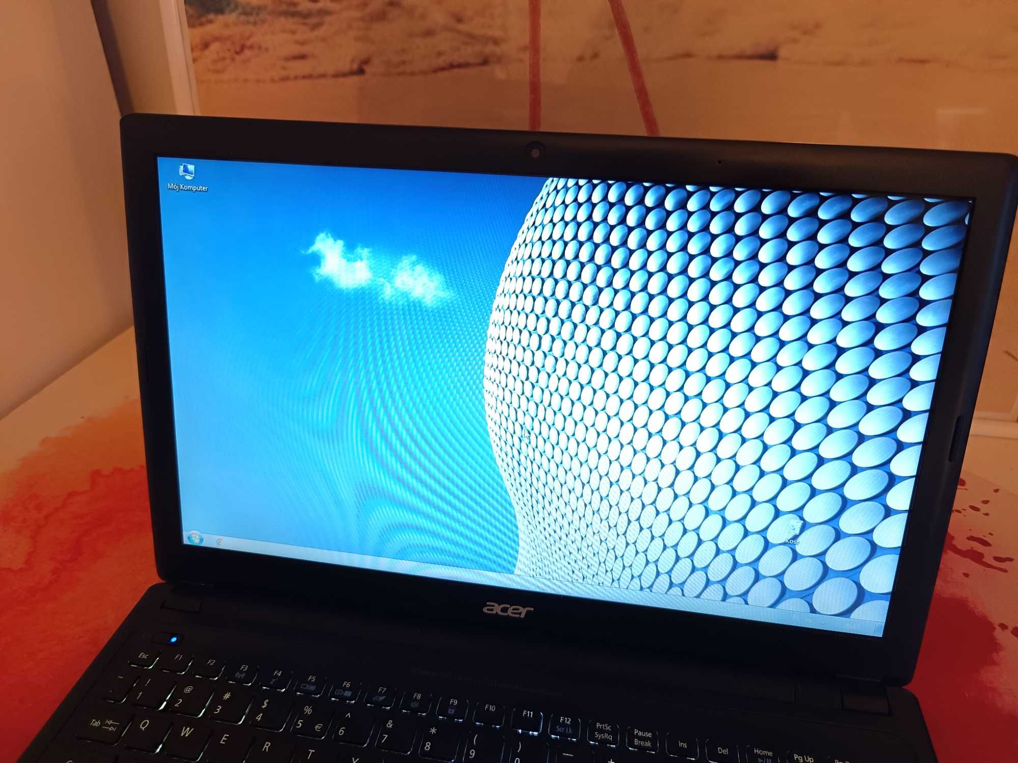 Laptop ACER Aspire V5-571  Intel i3 / 4GB RAM / 750GB HDD / GForce 710