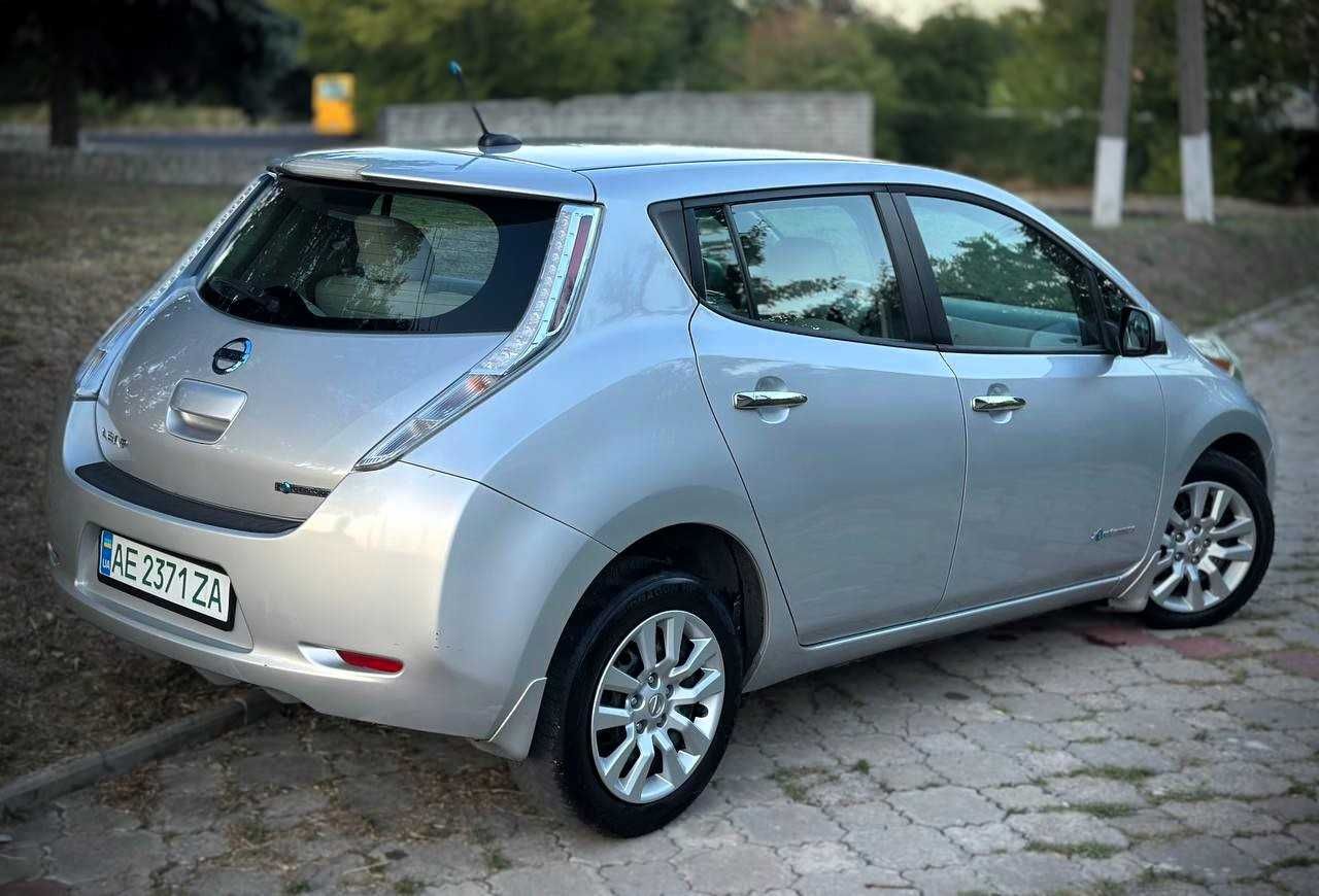 Nissan leaf 2013 101 т.км зап ходу 130-140 км один власник рідна фарба
